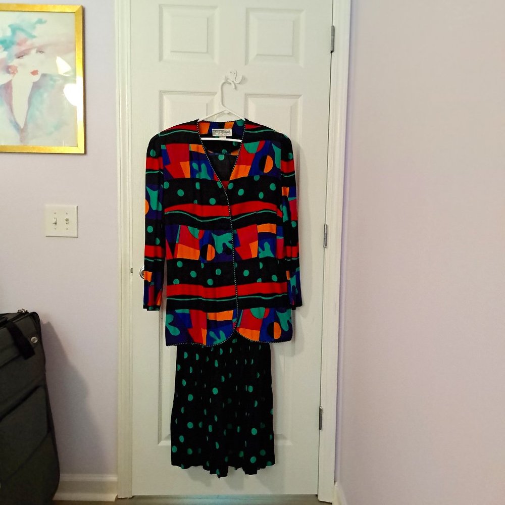 Beautiful top & skirt, by Jessica Howard Woman by Mitchell Rodbell.